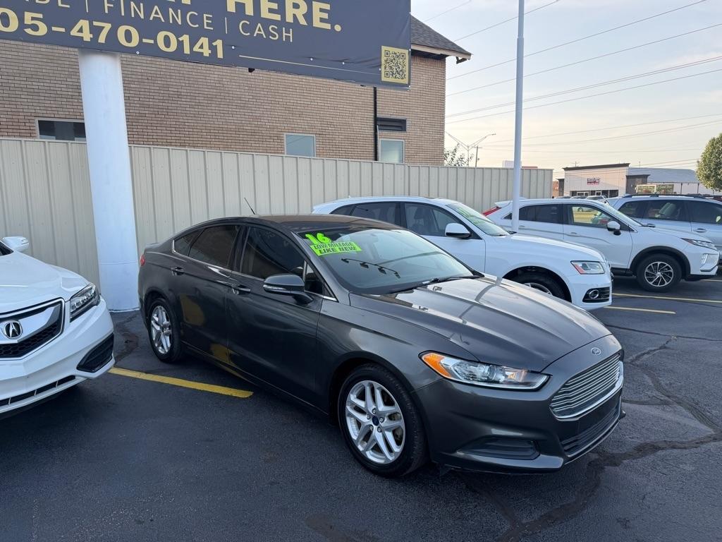 Ford Fusion SE 2016