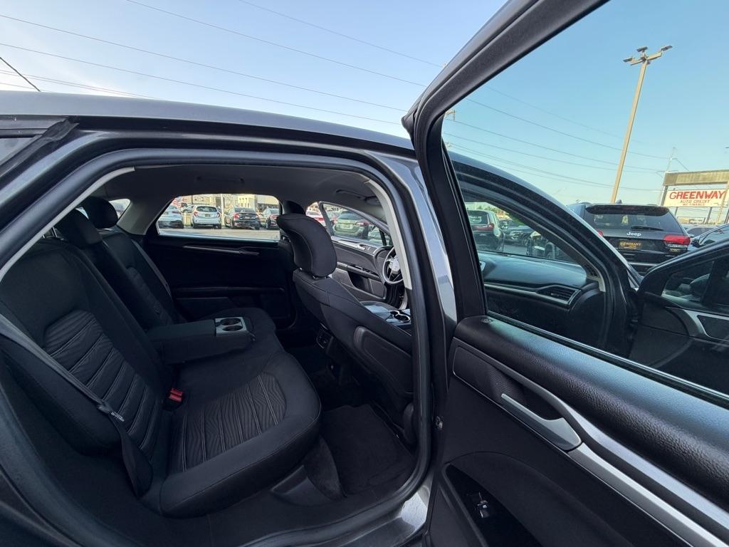 Ford Fusion SE 2016
