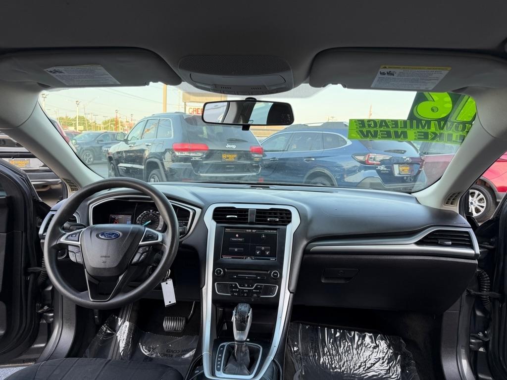 Ford Fusion SE 2016