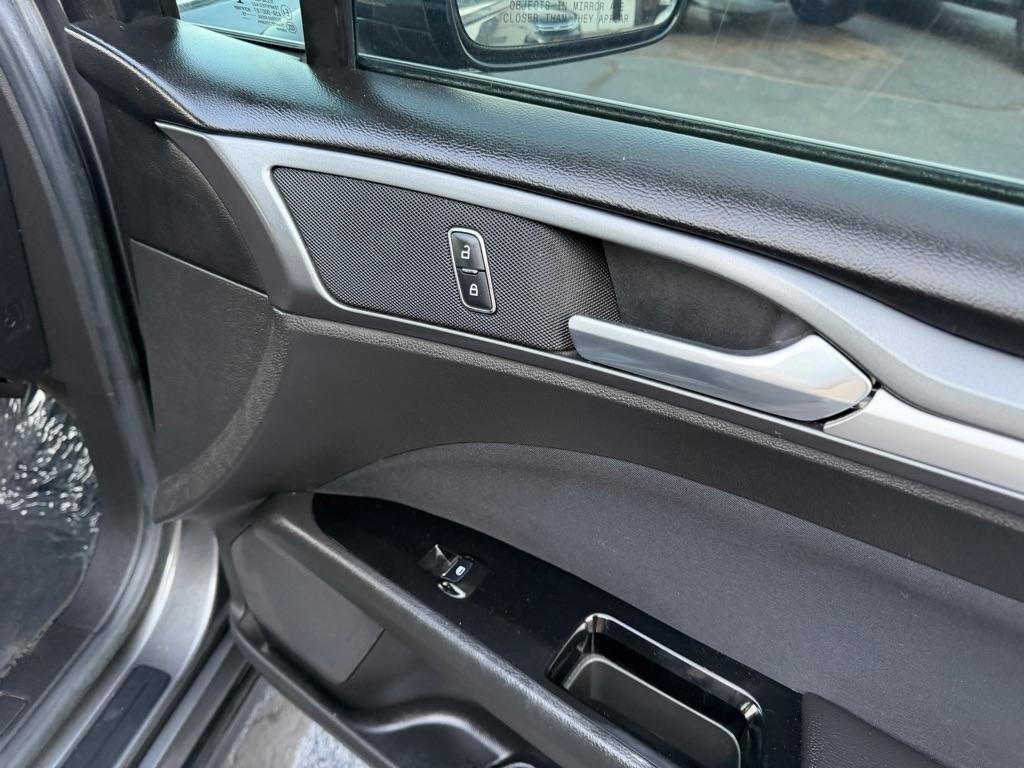 Ford Fusion SE 2016