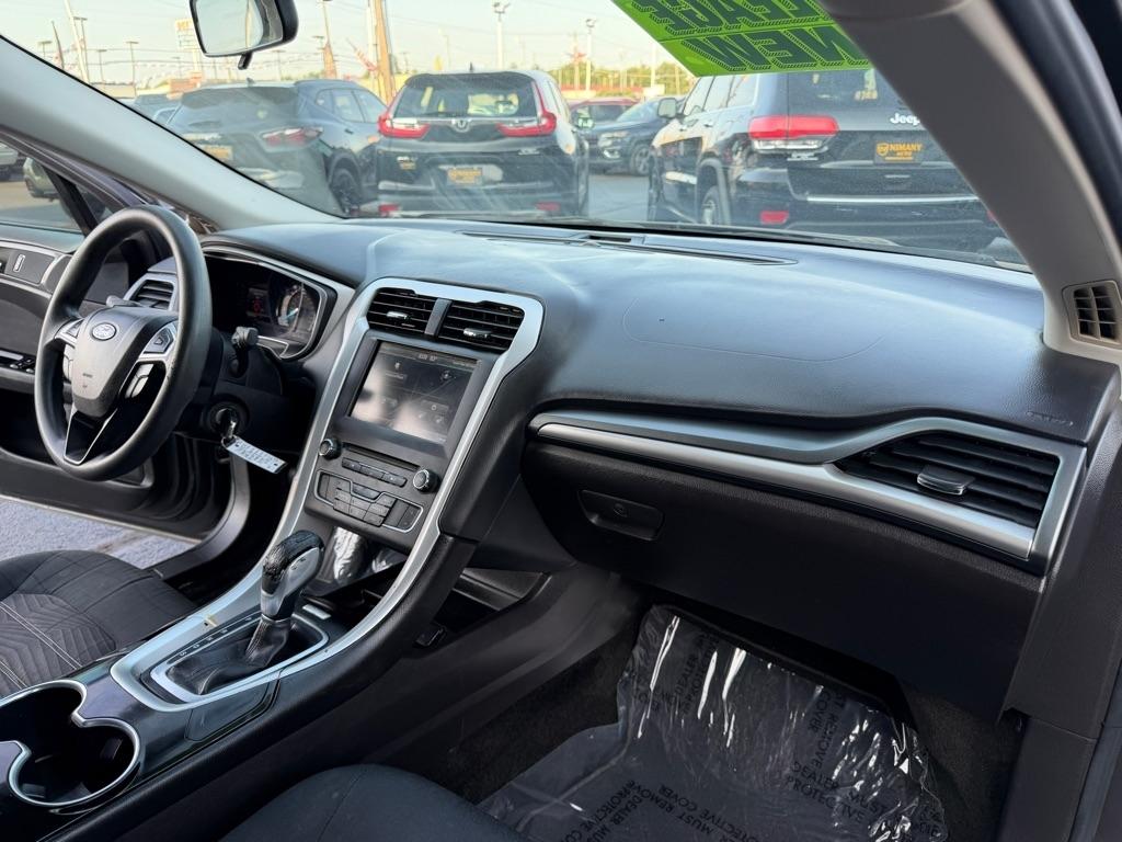 Ford Fusion SE 2016