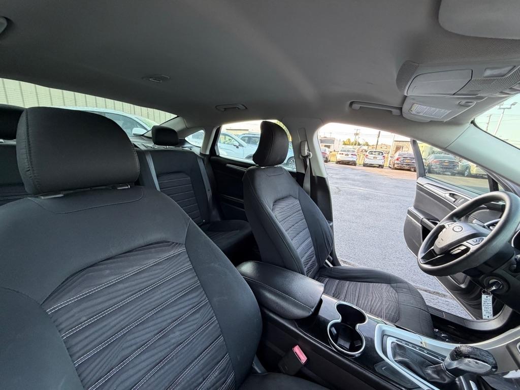 Ford Fusion SE 2016