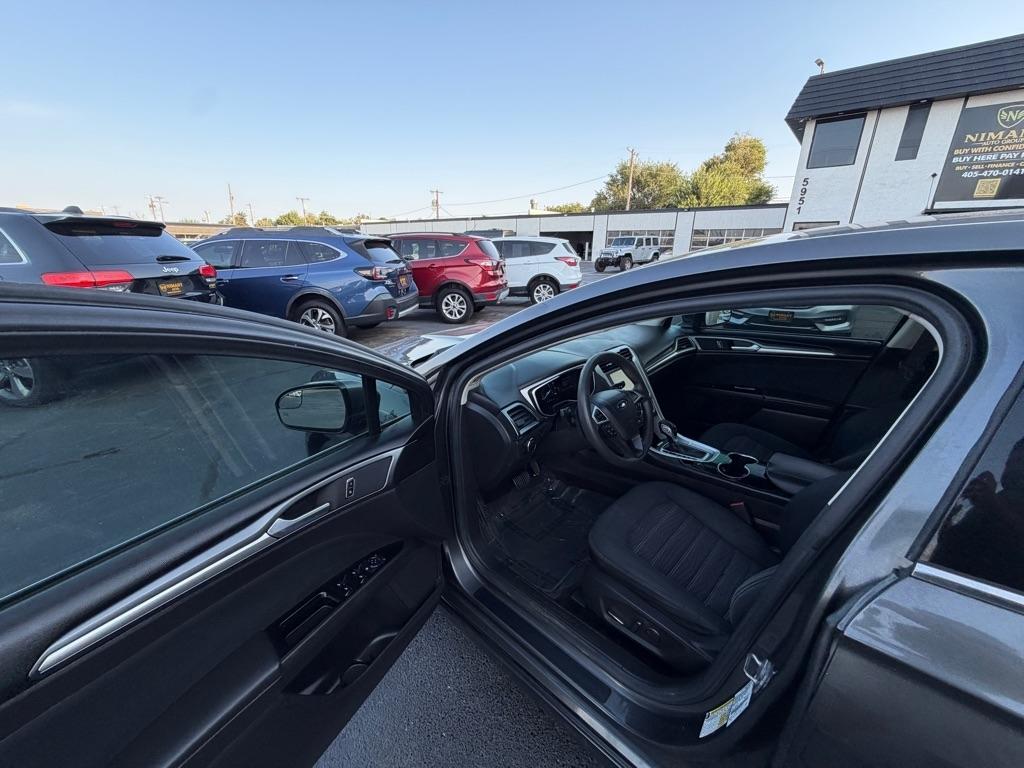 Ford Fusion SE 2016