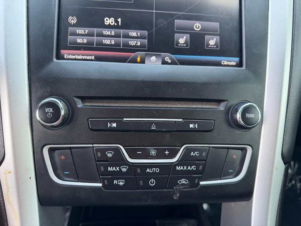 Ford Fusion SE 2016