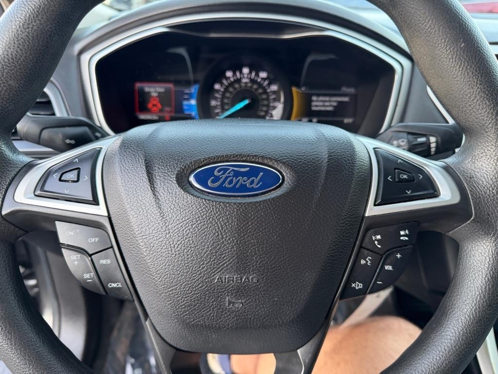 Ford Fusion SE 2016