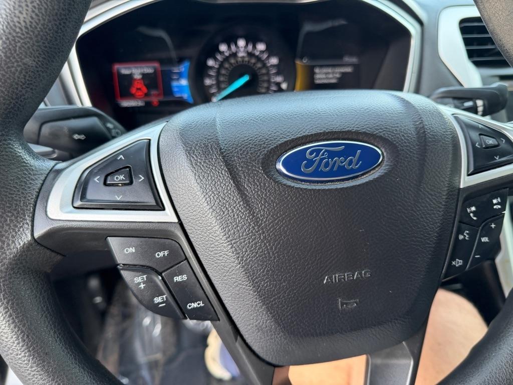 Ford Fusion SE 2016