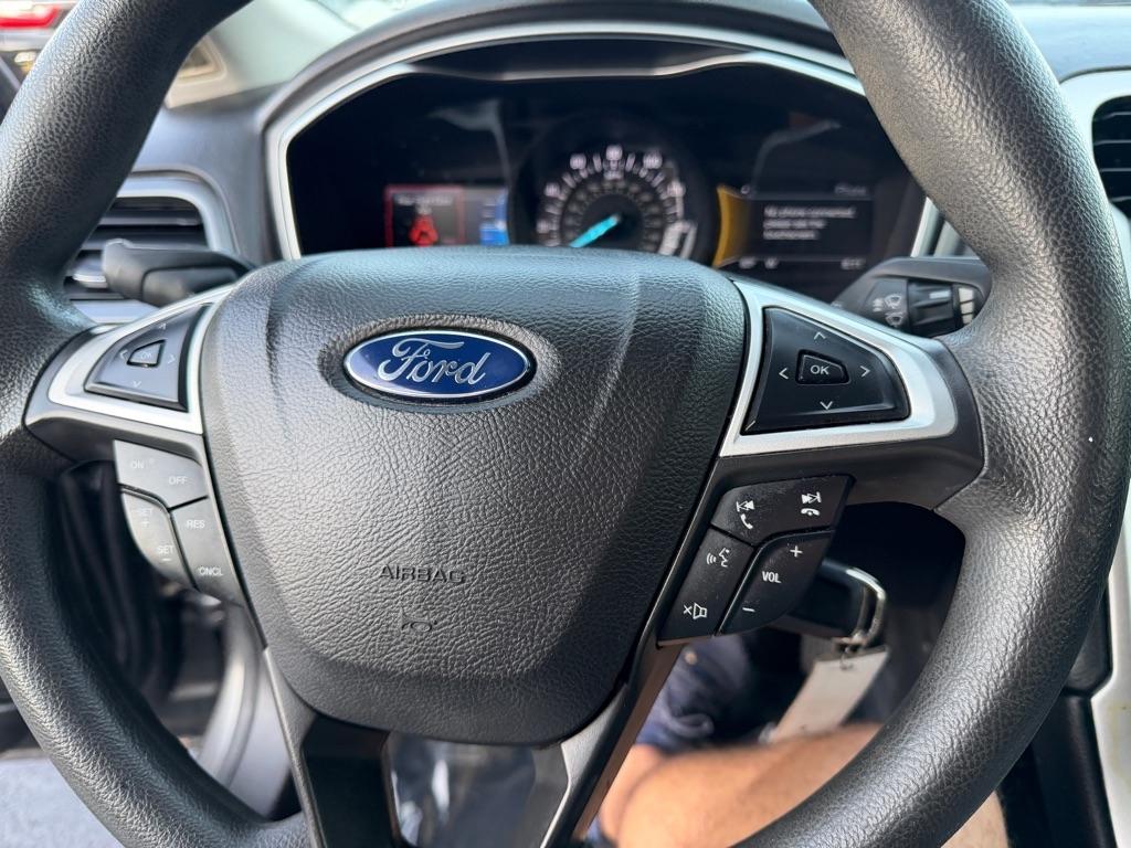 Ford Fusion SE 2016