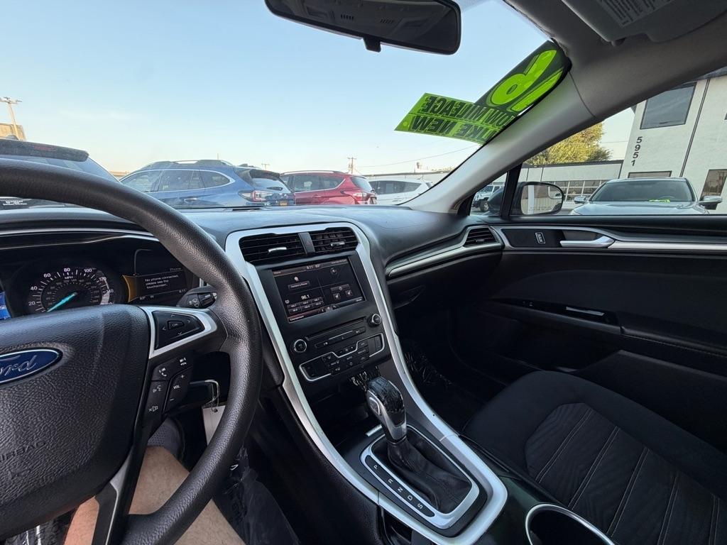 Ford Fusion SE 2016
