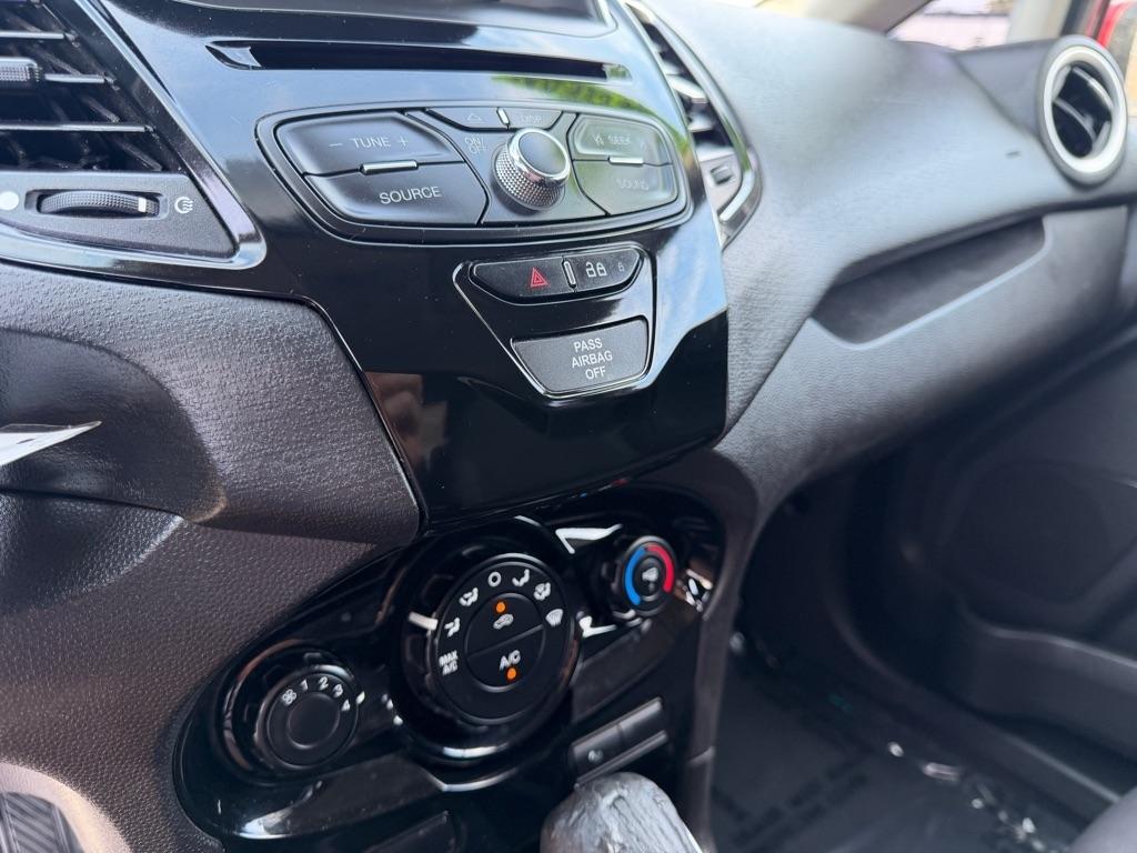 Ford Fiesta SE Hatchback 2014