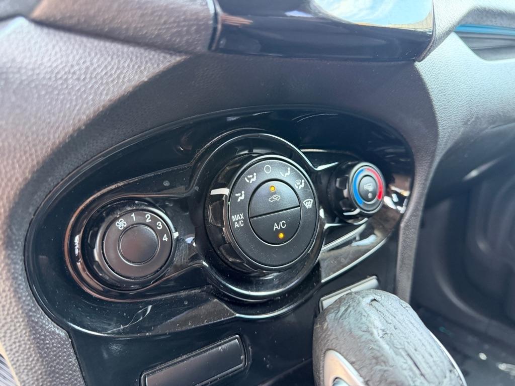 Ford Fiesta SE Hatchback 2014