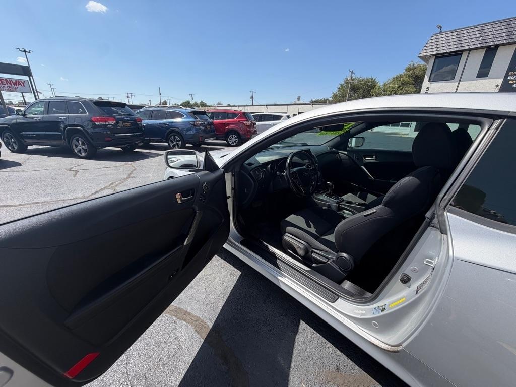 Hyundai Genesis Coupe 3.8 8AT 2015