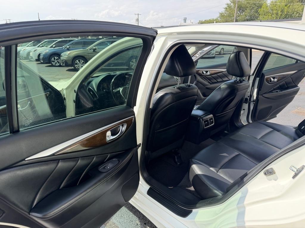 Infiniti Q50 3.0t LUXE 2019