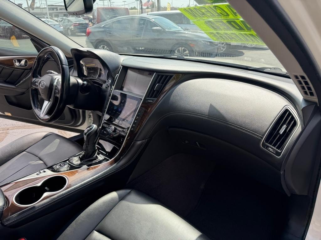 Infiniti Q50 3.0t LUXE 2019