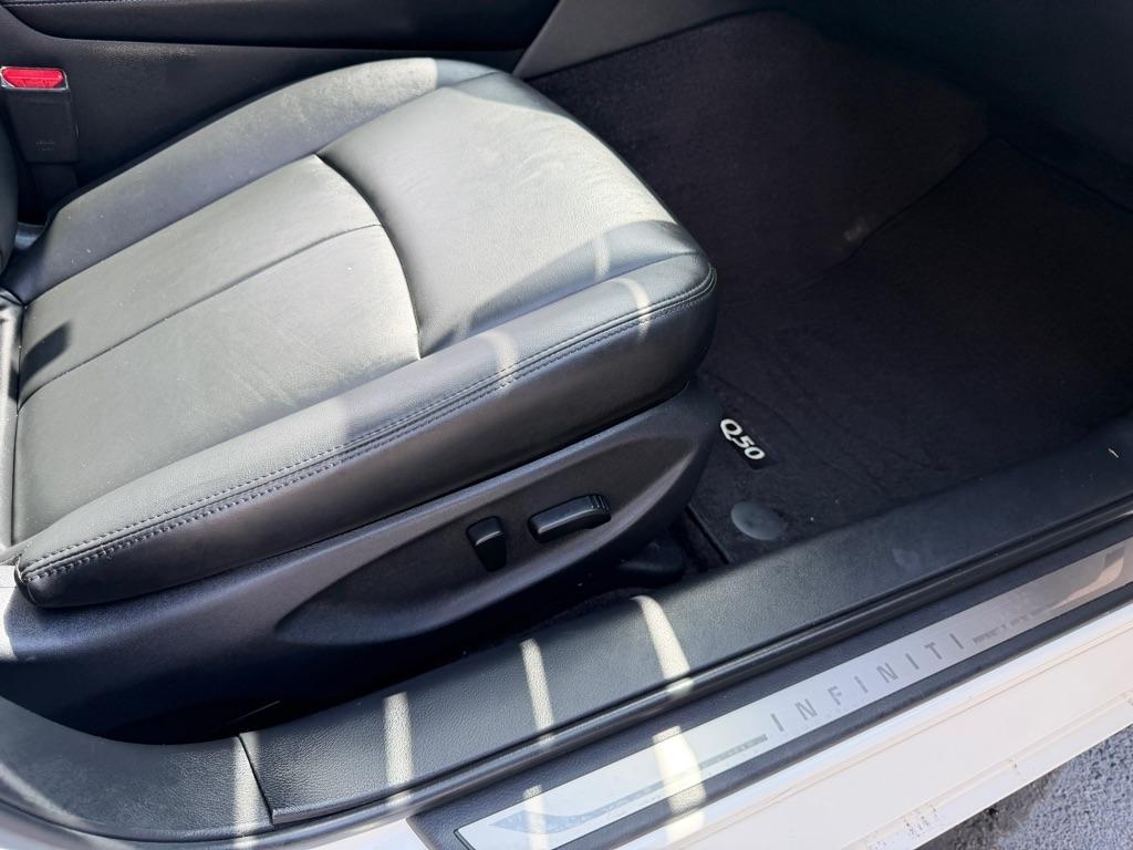 Infiniti Q50 3.0t LUXE 2019