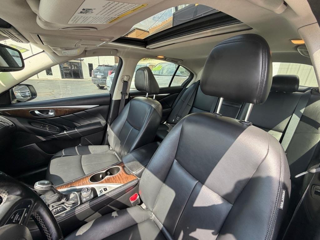 Infiniti Q50 3.0t LUXE 2019