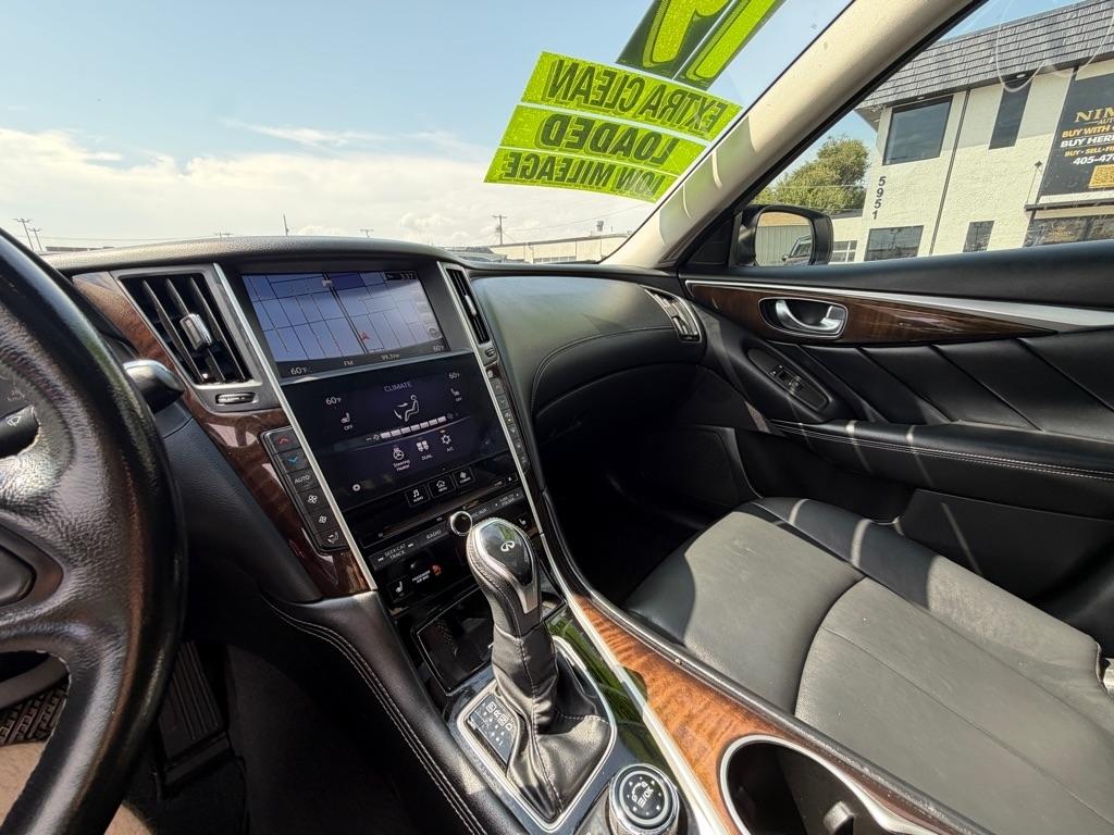 Infiniti Q50 3.0t LUXE 2019