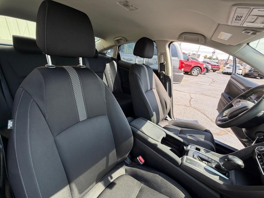 Honda Civic LX Sedan CVT 2016