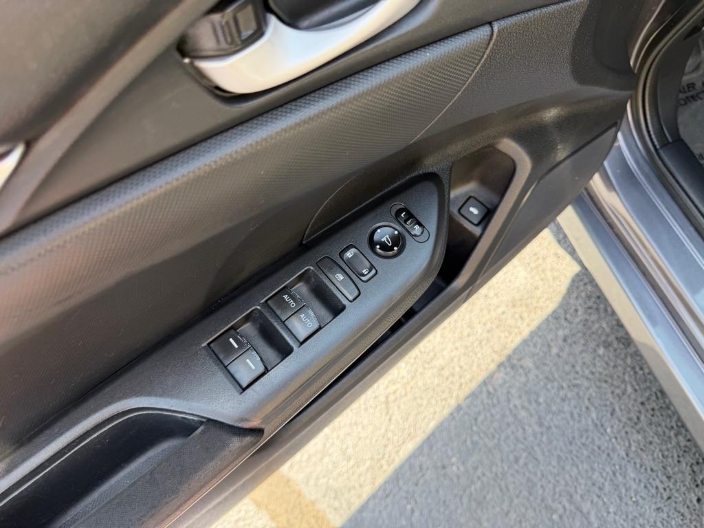 Honda Civic LX Sedan CVT 2016