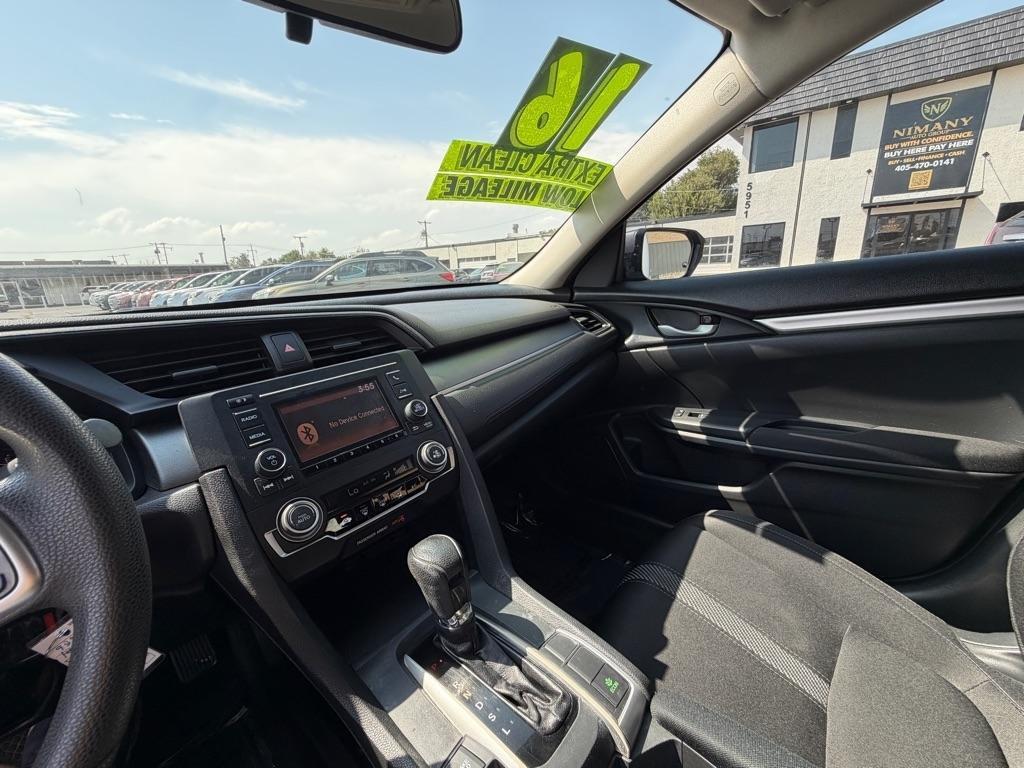 Honda Civic LX Sedan CVT 2016