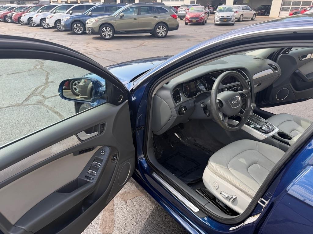 Audi A4 2.0T Sedan quattro Tiptronic 2013