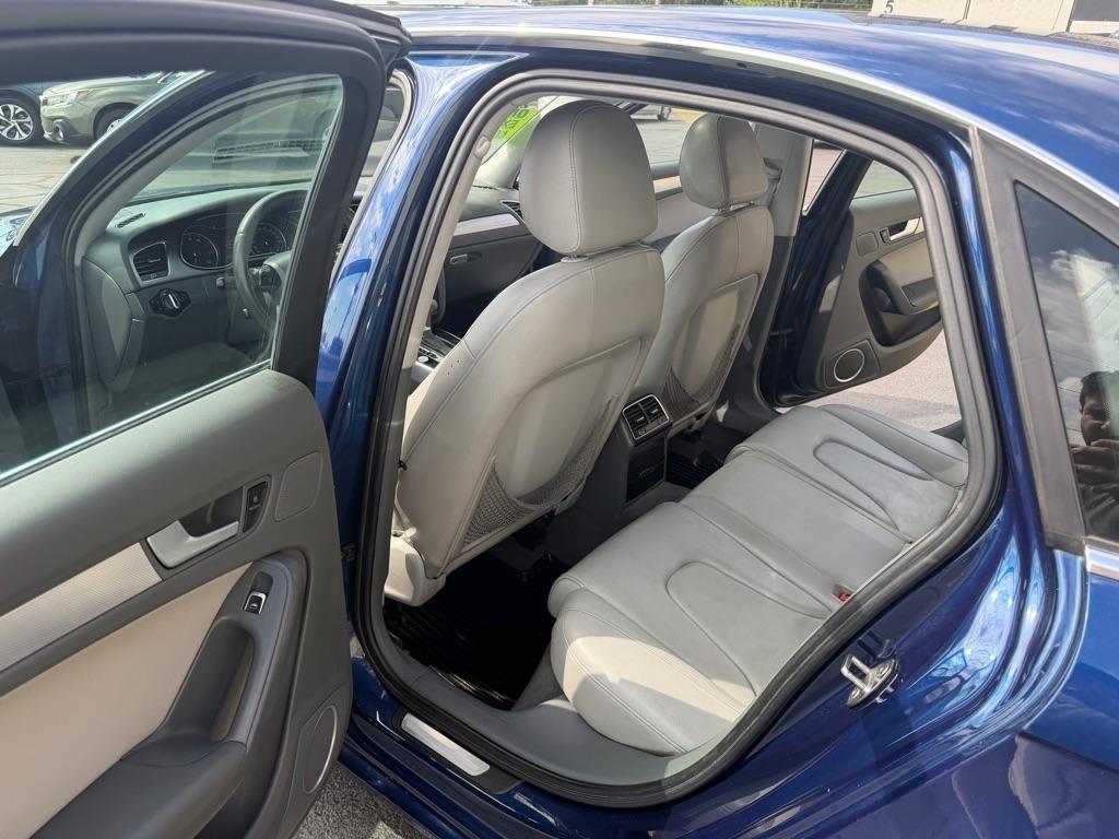 Audi A4 2.0T Sedan quattro Tiptronic 2013