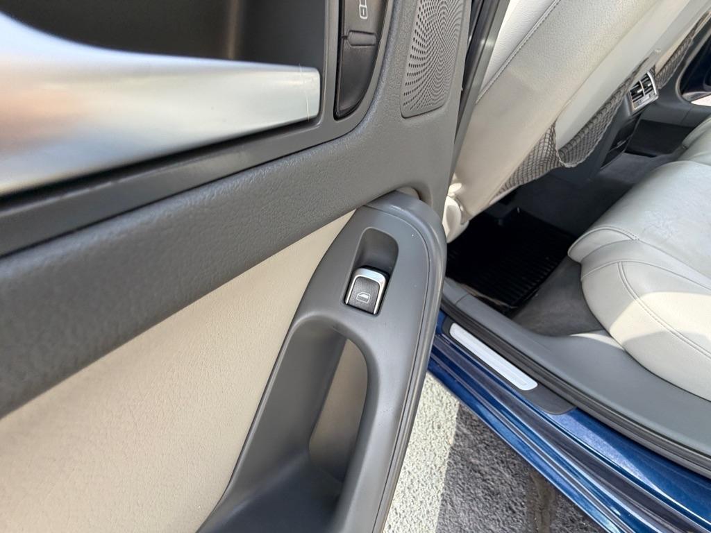 Audi A4 2.0T Sedan quattro Tiptronic 2013
