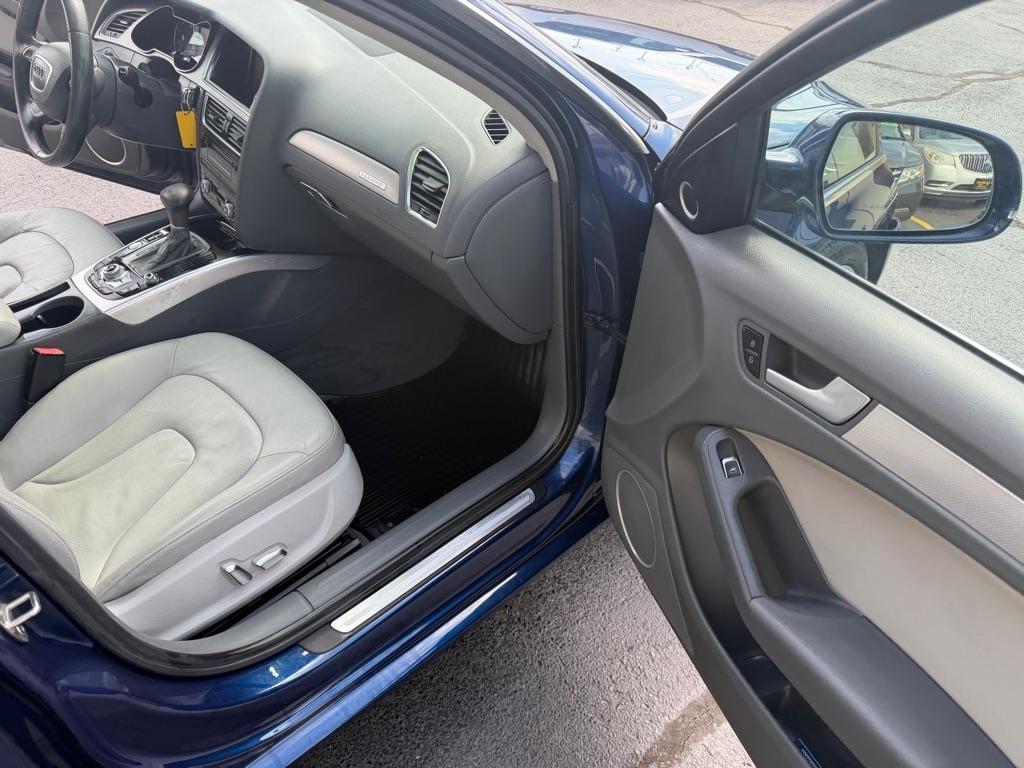 Audi A4 2.0T Sedan quattro Tiptronic 2013