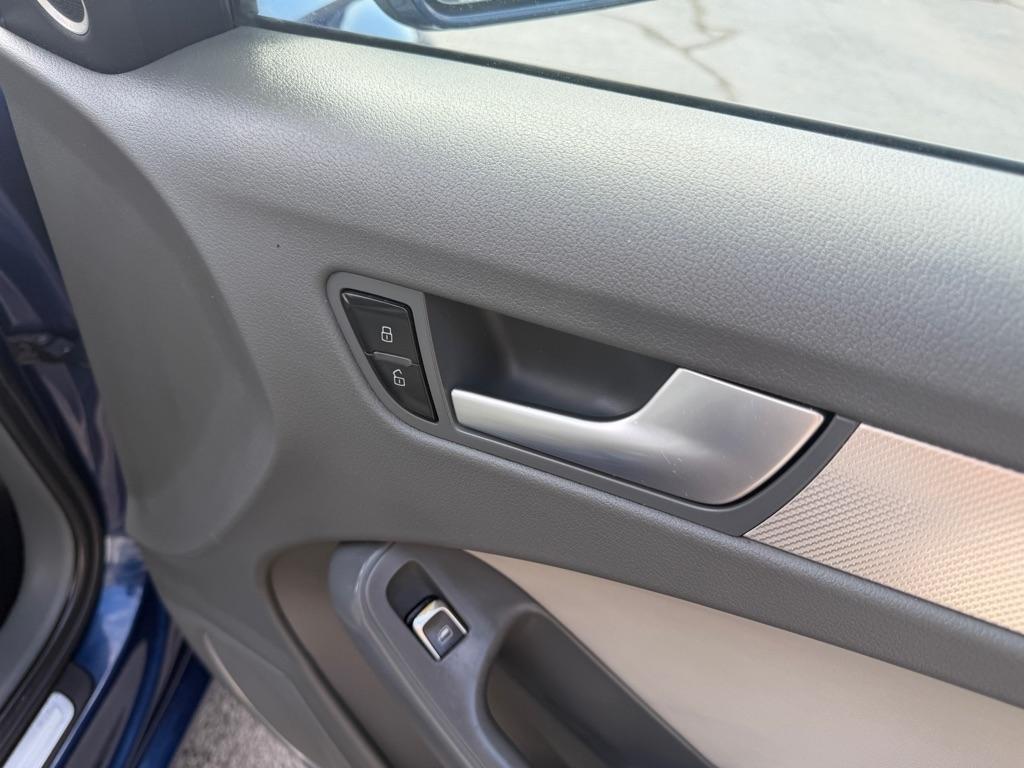 Audi A4 2.0T Sedan quattro Tiptronic 2013