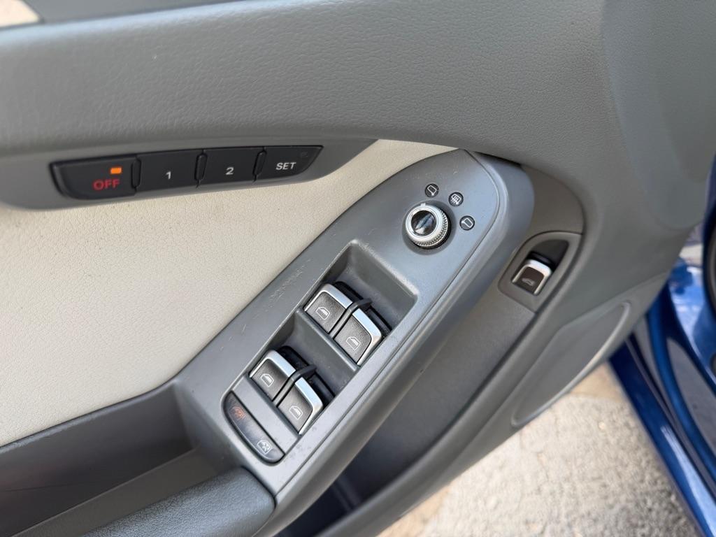 Audi A4 2.0T Sedan quattro Tiptronic 2013
