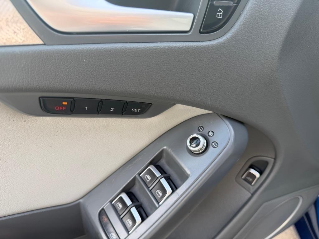 Audi A4 2.0T Sedan quattro Tiptronic 2013