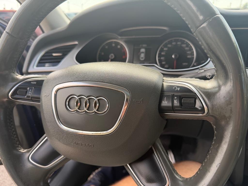 Audi A4 2.0T Sedan quattro Tiptronic 2013