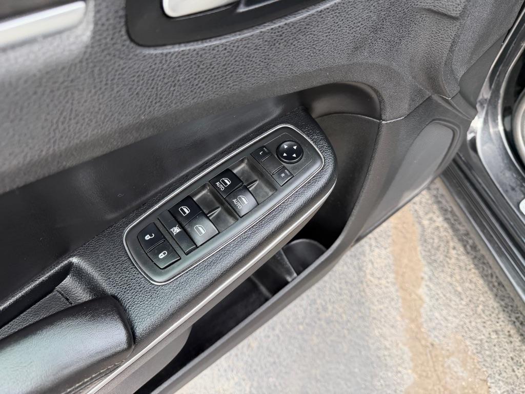 Chrysler 300 Limited RWD 2019