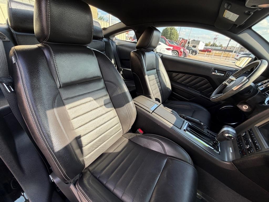 Ford Mustang V6 Coupe 2012