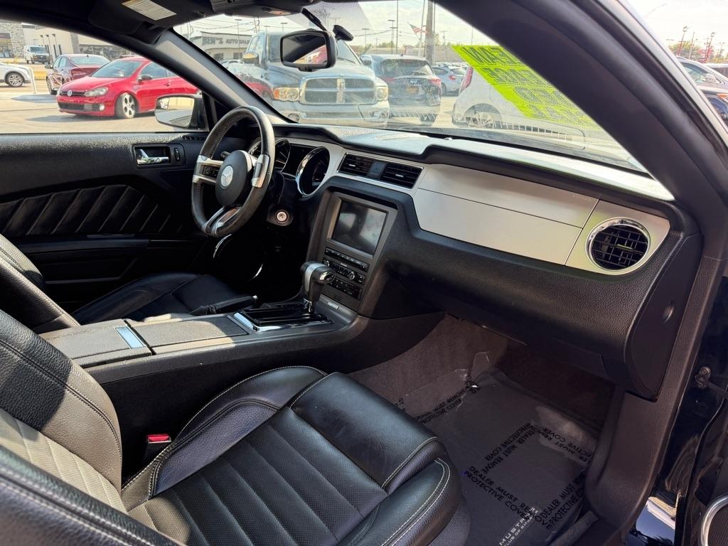 Ford Mustang V6 Coupe 2012