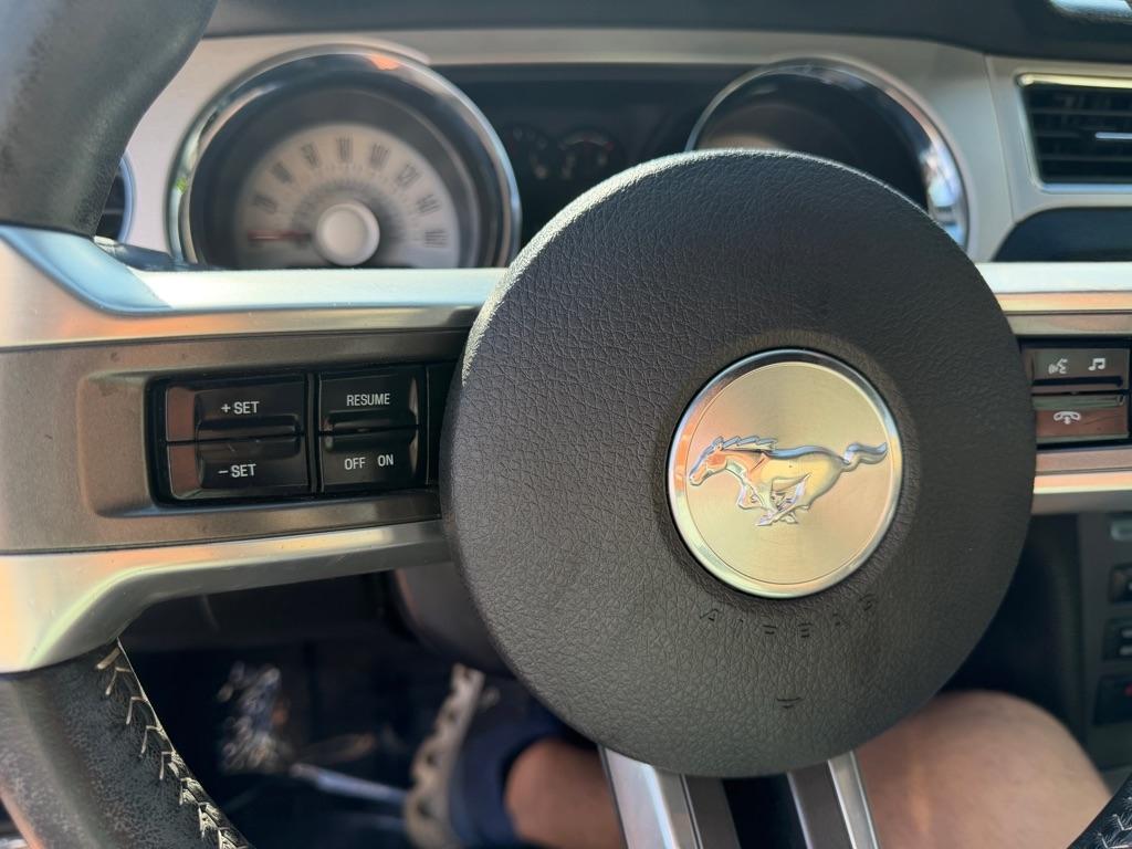 Ford Mustang V6 Coupe 2012