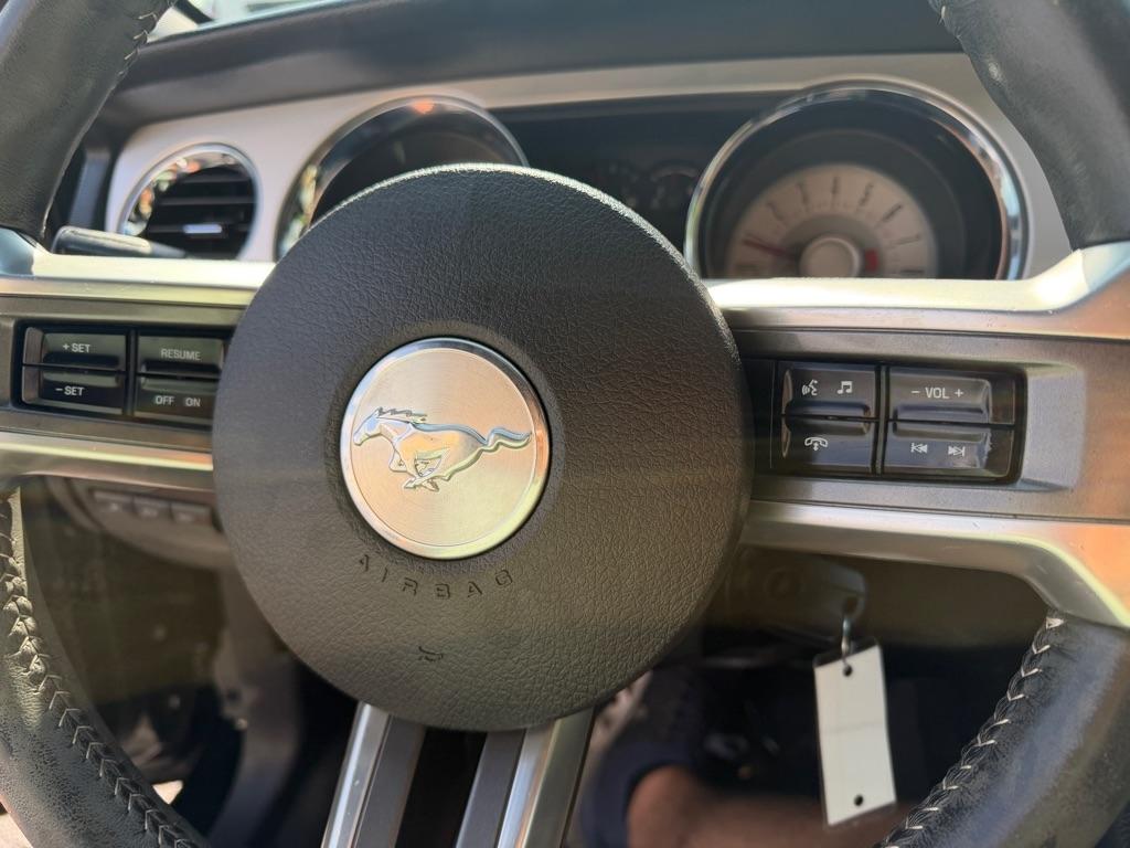 Ford Mustang V6 Coupe 2012