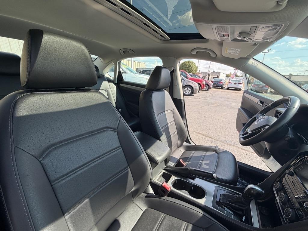 Volkswagen Passat SE 2021