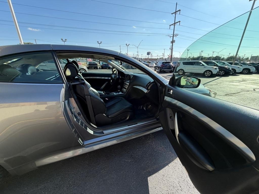 Infiniti Q60 Convertible Sport 6MT 2014