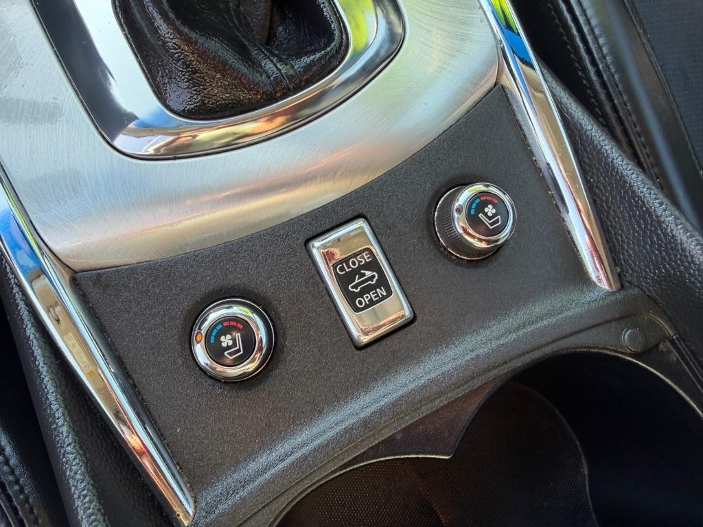 Infiniti Q60 Convertible Sport 6MT 2014