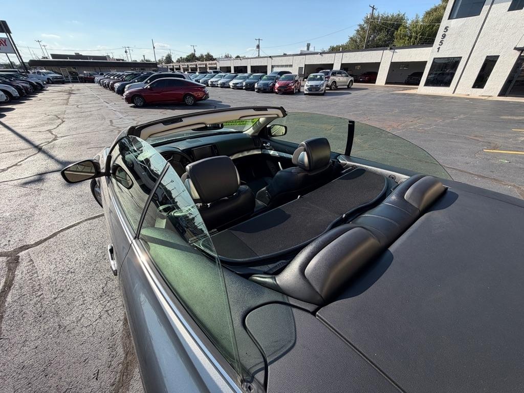 Infiniti Q60 Convertible Sport 6MT 2014