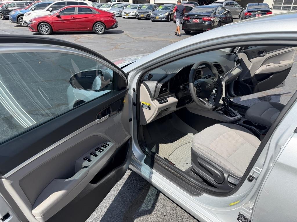 Hyundai Elantra Limited 2019