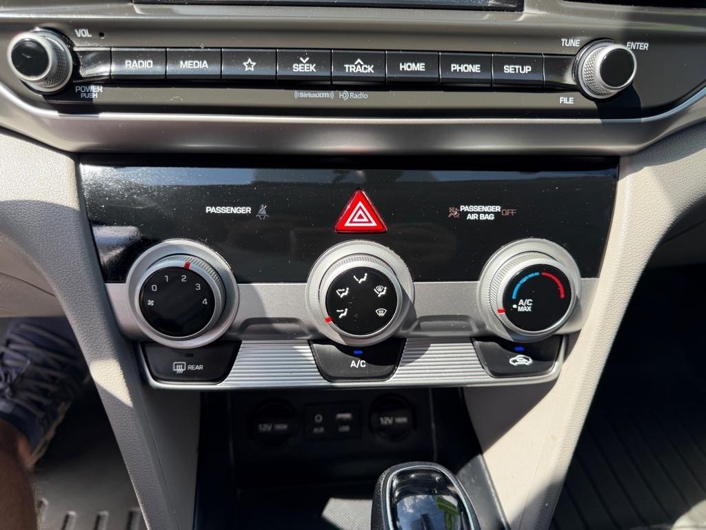 Hyundai Elantra Limited 2019