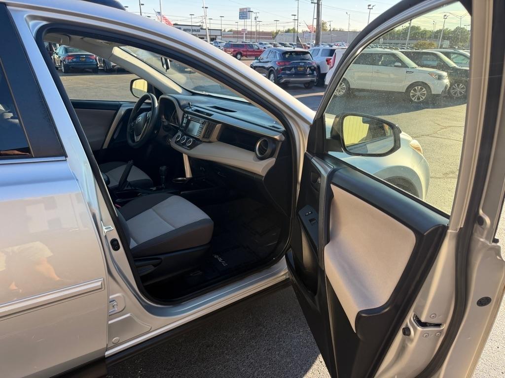 Toyota RAV4 LE FWD 2014