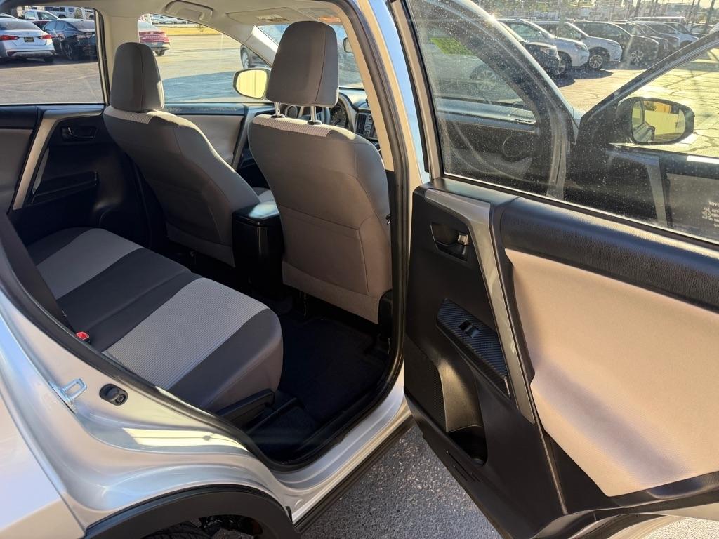 Toyota RAV4 LE FWD 2014