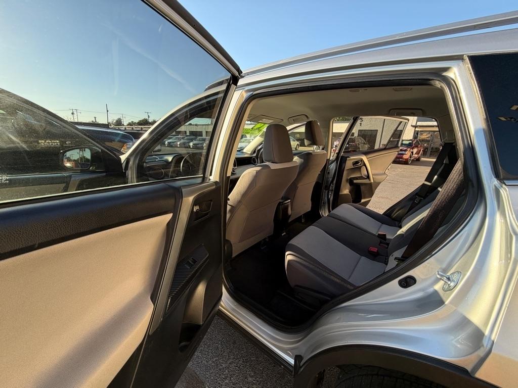 Toyota RAV4 LE FWD 2014