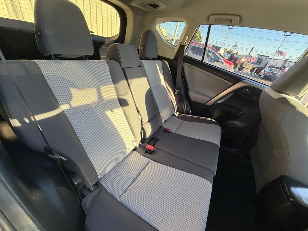 Toyota RAV4 LE FWD 2014
