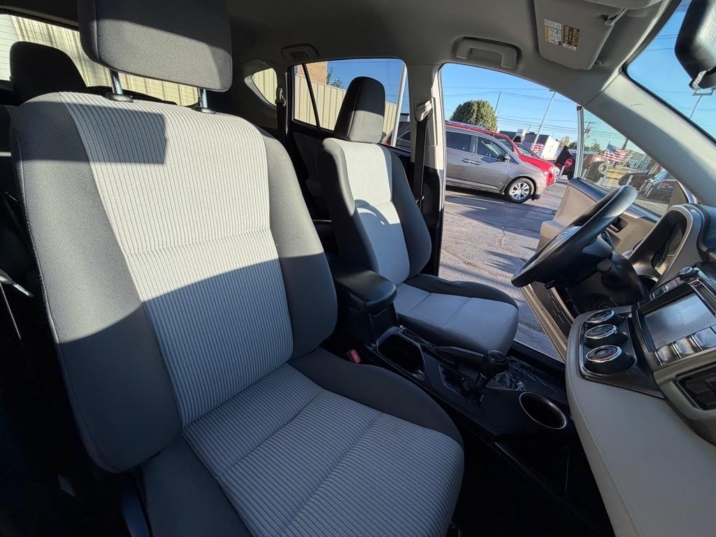 Toyota RAV4 LE FWD 2014