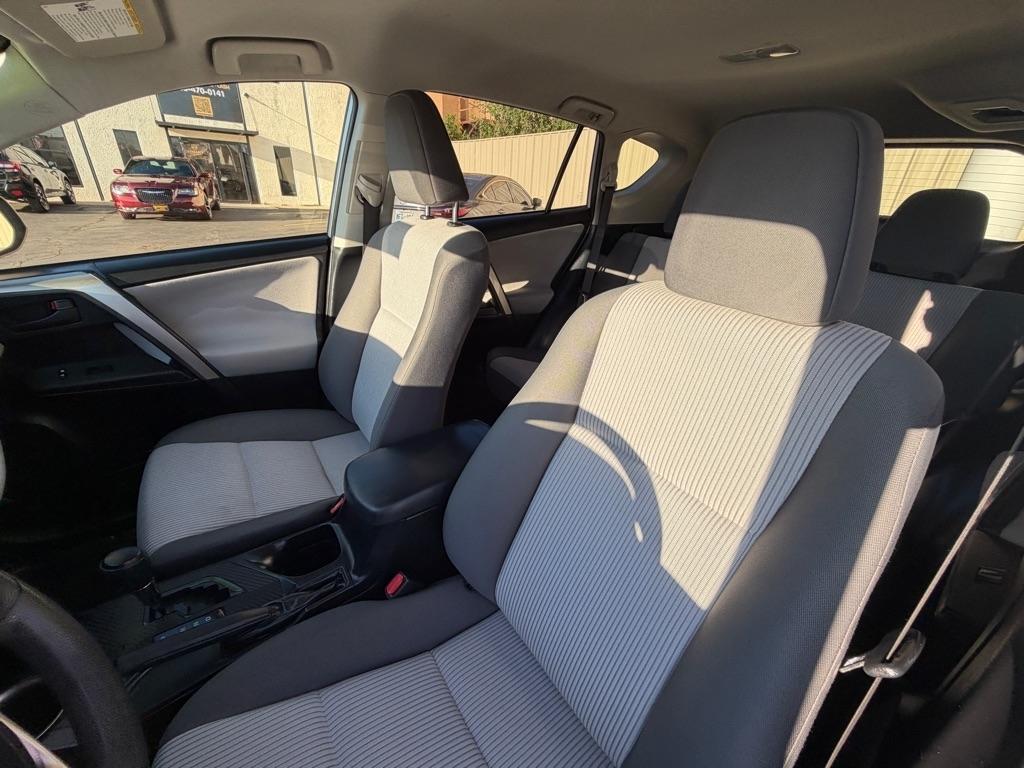 Toyota RAV4 LE FWD 2014