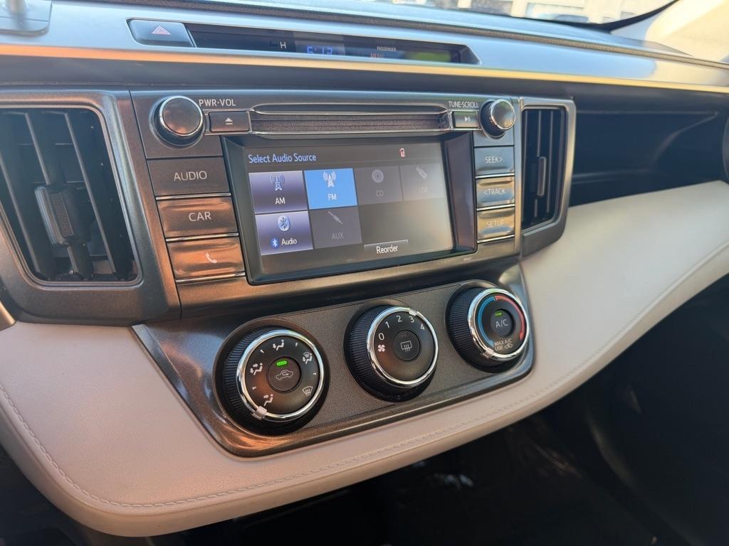 Toyota RAV4 LE FWD 2014