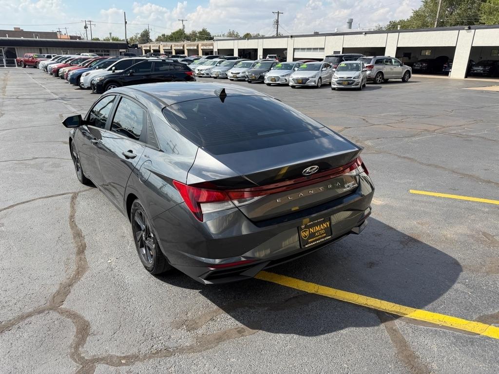 Hyundai Elantra SEL 2021
